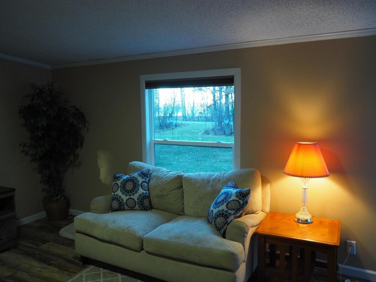 The Green Lake Getaway - Shared Lake Access! Interlochen Exterior foto