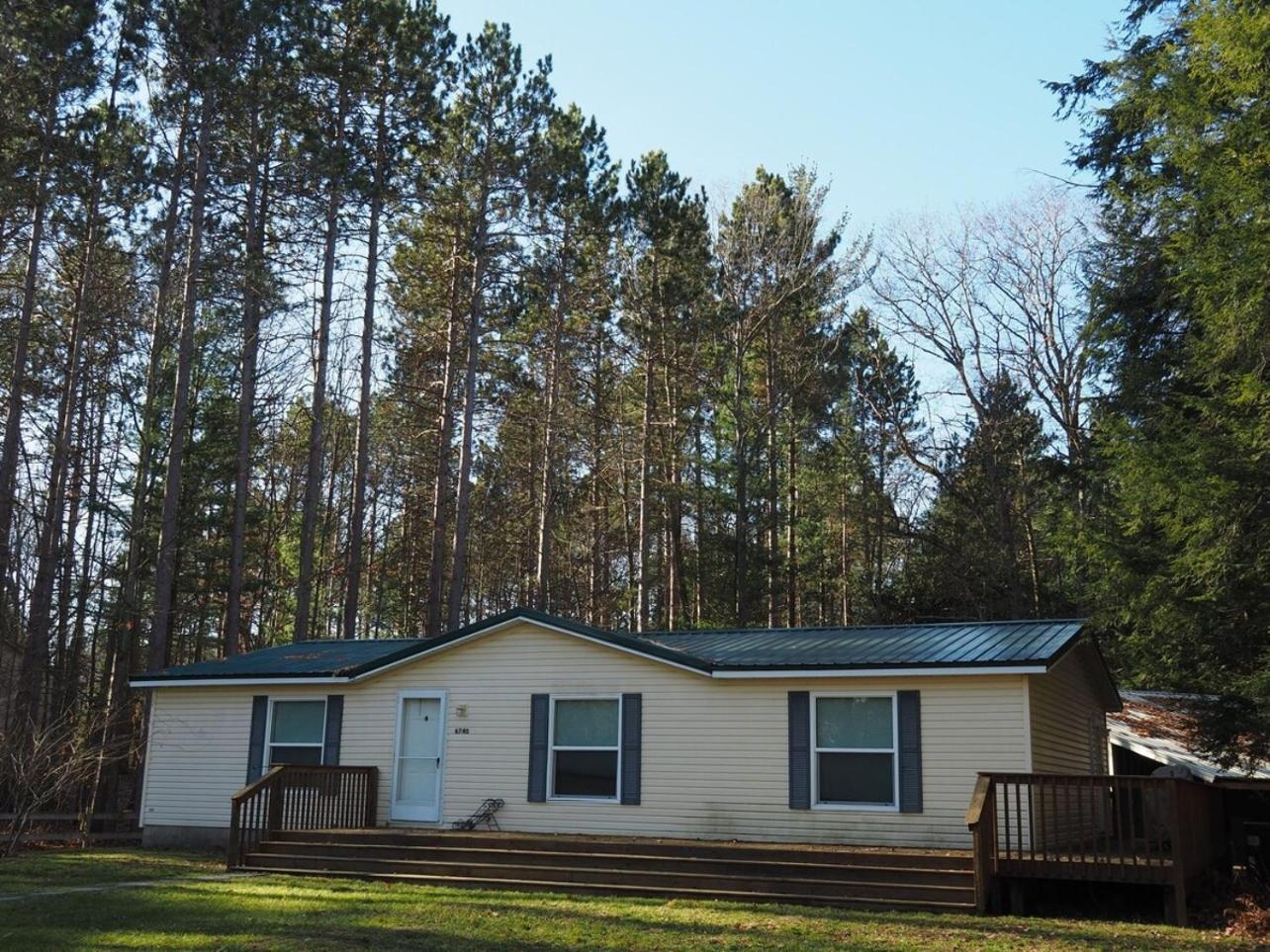 The Green Lake Getaway - Shared Lake Access! Interlochen Exterior foto